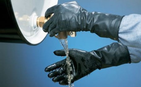 防化手套：種類、選擇、使用和保養(yǎng)的關(guān)鍵