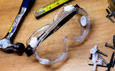 了解勞保眼鏡的分類，保障工作安全和視力健康