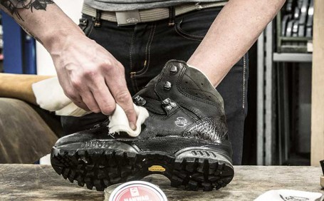 如何清洗和保養(yǎng)安全鞋？