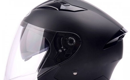 一盔一帶中，安全帽能代替頭盔嗎？