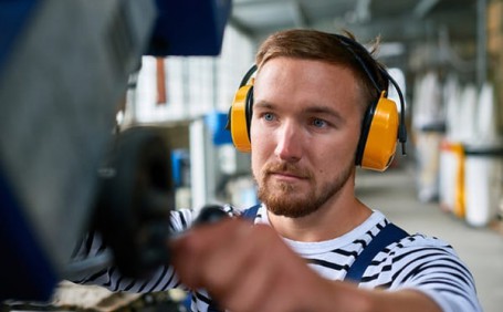 長(zhǎng)期佩戴隔音耳罩：有沒有傷害？