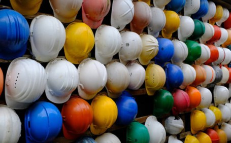 如何挑選適合自己崗位的安全帽？揭秘功能與顏色選擇的關(guān)鍵！