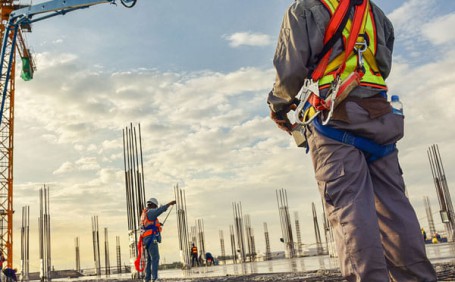 為什么工廠在采購勞保用品時總是要配置勞保鞋？