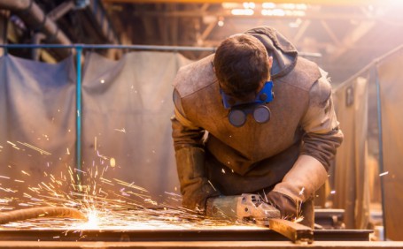 自動變光電焊面罩的使用方法和注意事項(xiàng)