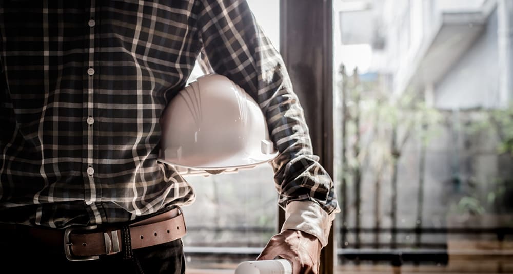 玻璃鋼安全帽：保護(hù)工人頭部的必備防護(hù)裝備