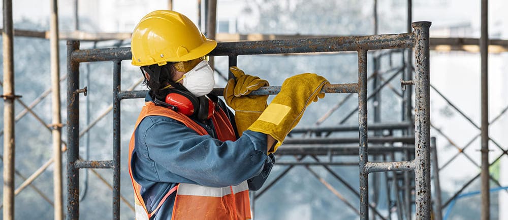 在施工場(chǎng)合里，常用的安全防護(hù)用品有哪些？